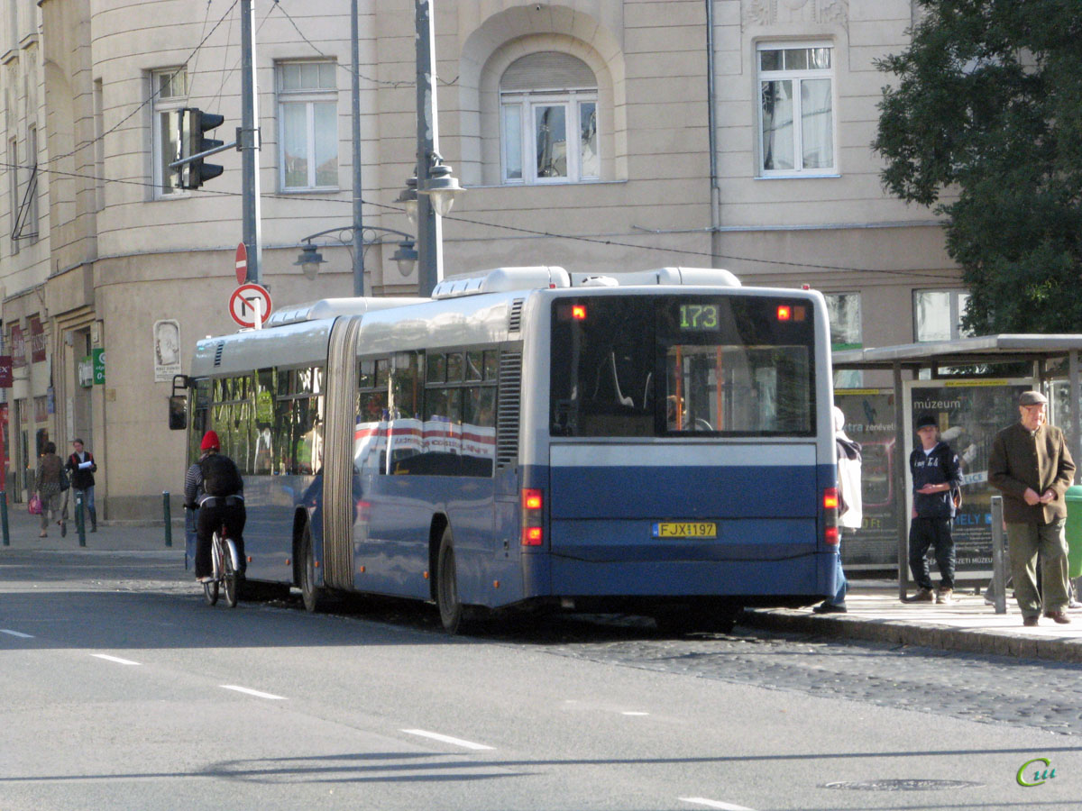 Будапешт. Volvo 7700A FJX-197