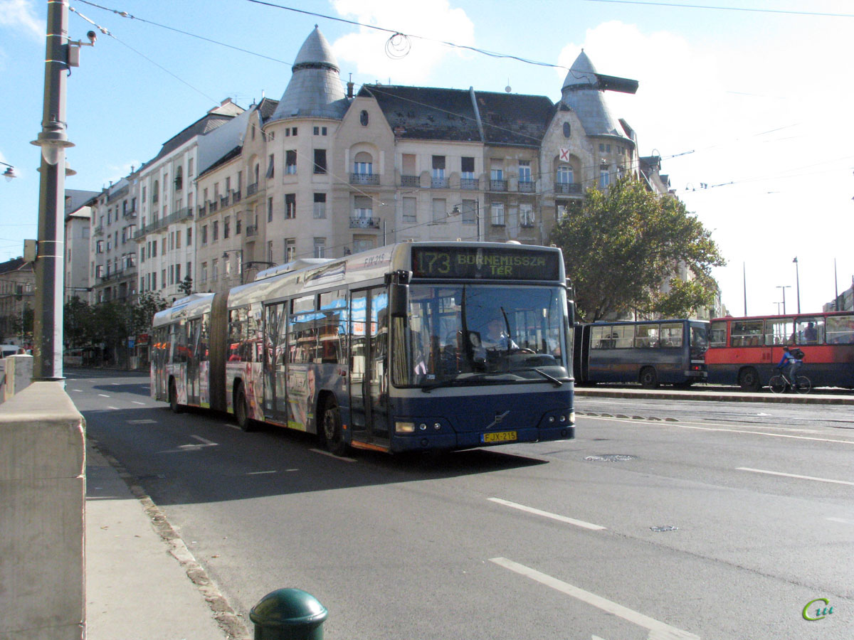 Будапешт. Volvo 7700A FJX-215