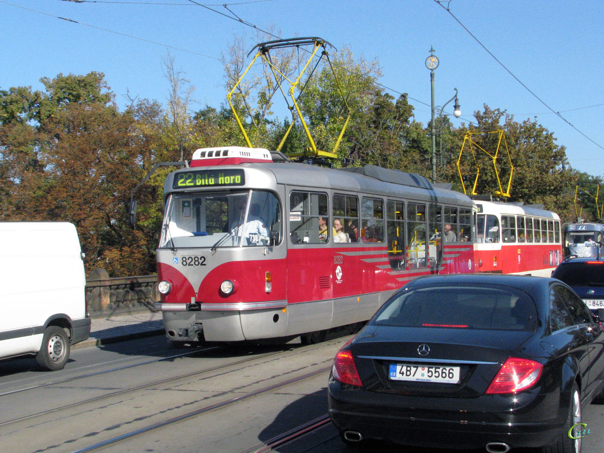 Прага. Tatra T3R.PLF №8282