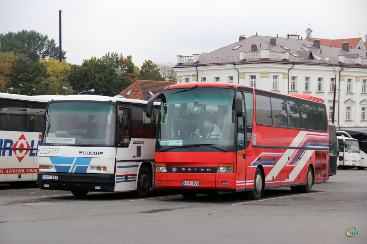 Вильнюс. Setra S315HDH CNA 855, Neoplan N316K Transliner GCT 012