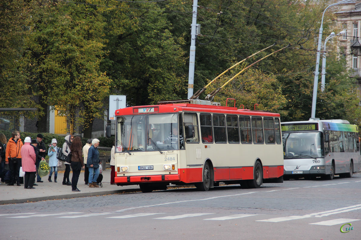 Вильнюс. Škoda 14Tr02/6 №2484