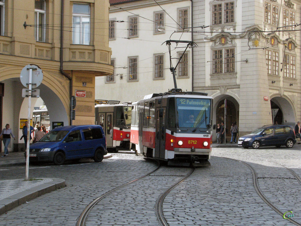 Прага. Tatra T6A5 №8712