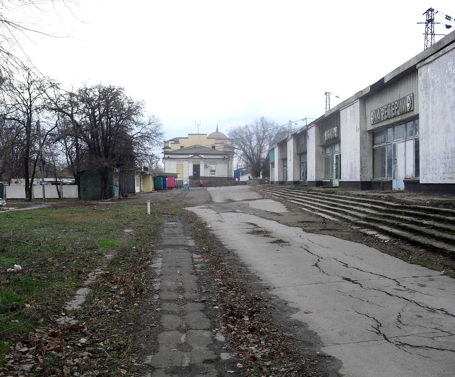 Шахты. Бывшая конечная остановка трамваев Железнодорожный вокзал (маршруты №1 и 5)