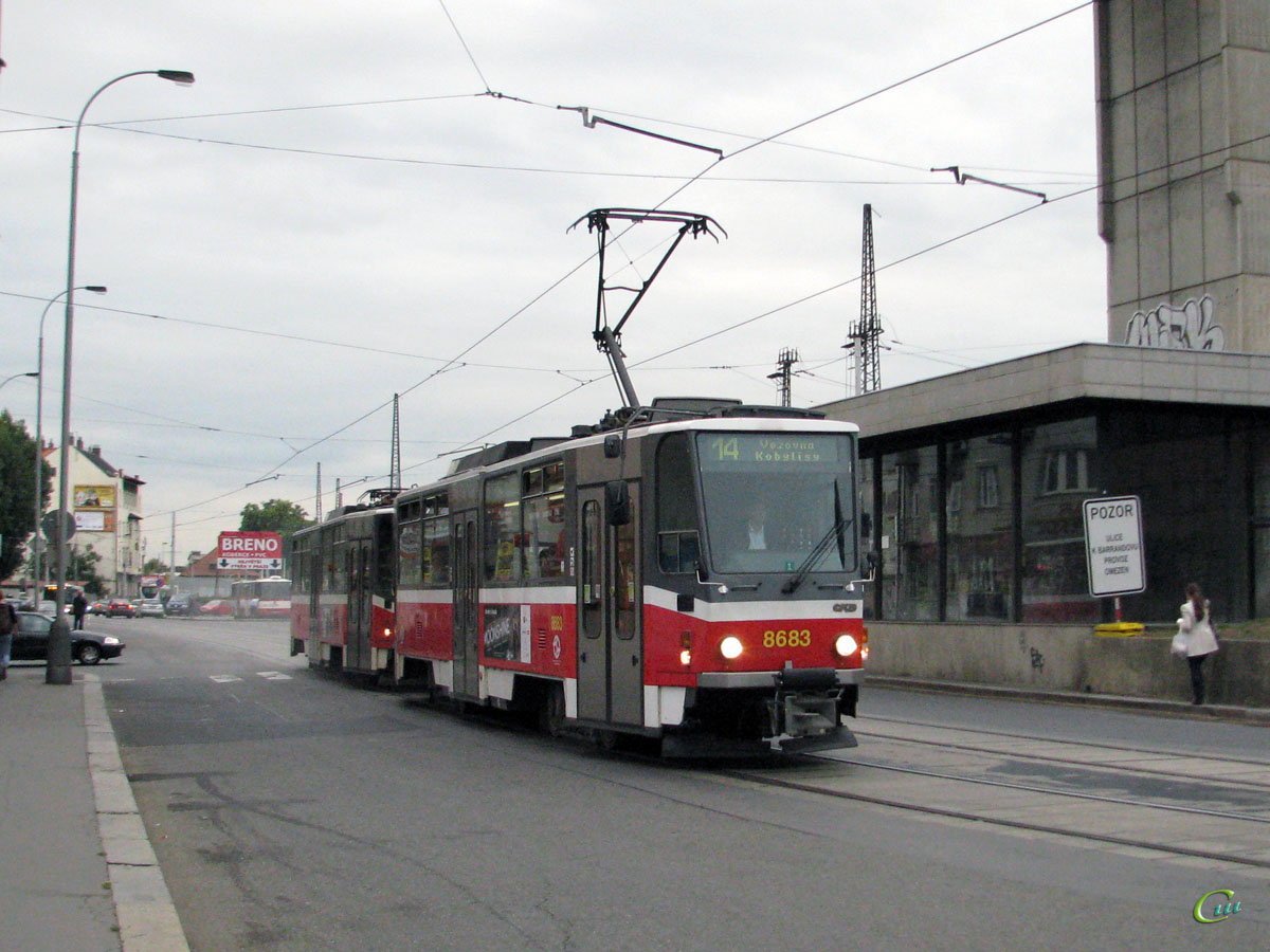 Прага. Tatra T6A5 №8683