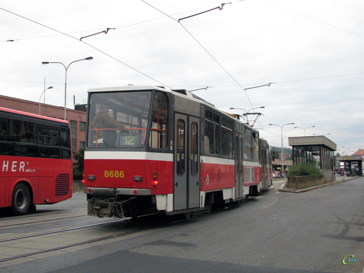 Прага. Tatra T6A5 №8686