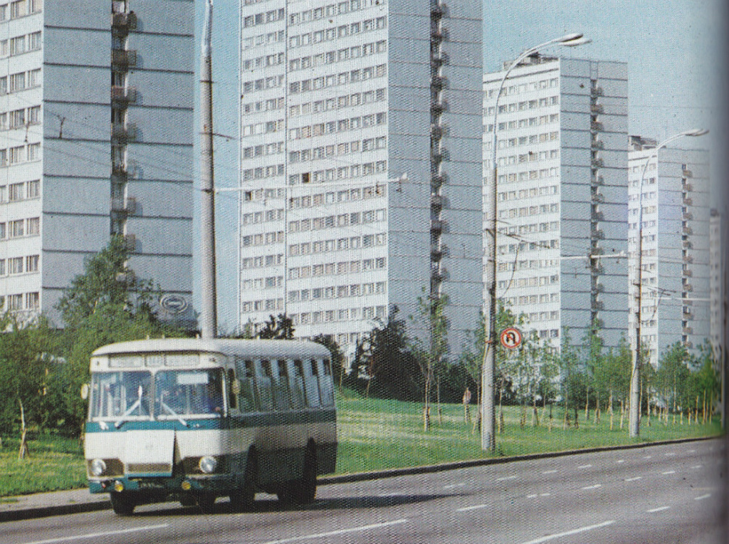 Москва. Автобус ЛиАЗ-677М, маршрут 147