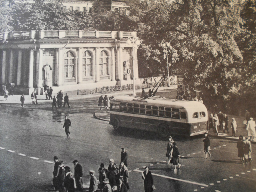 Санкт-Петербург. Троллейбус МТБ-82Д № 333