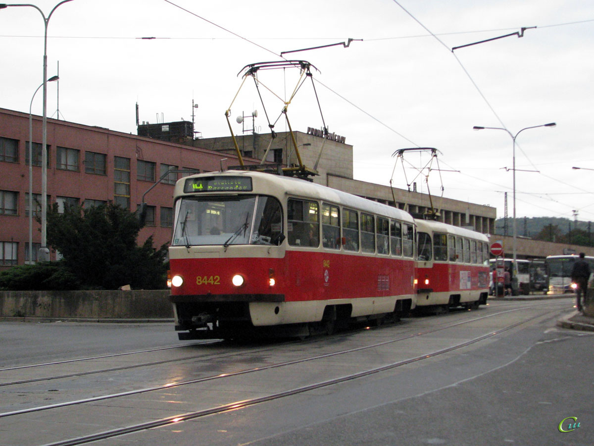 Прага. Tatra T3R.P №8442