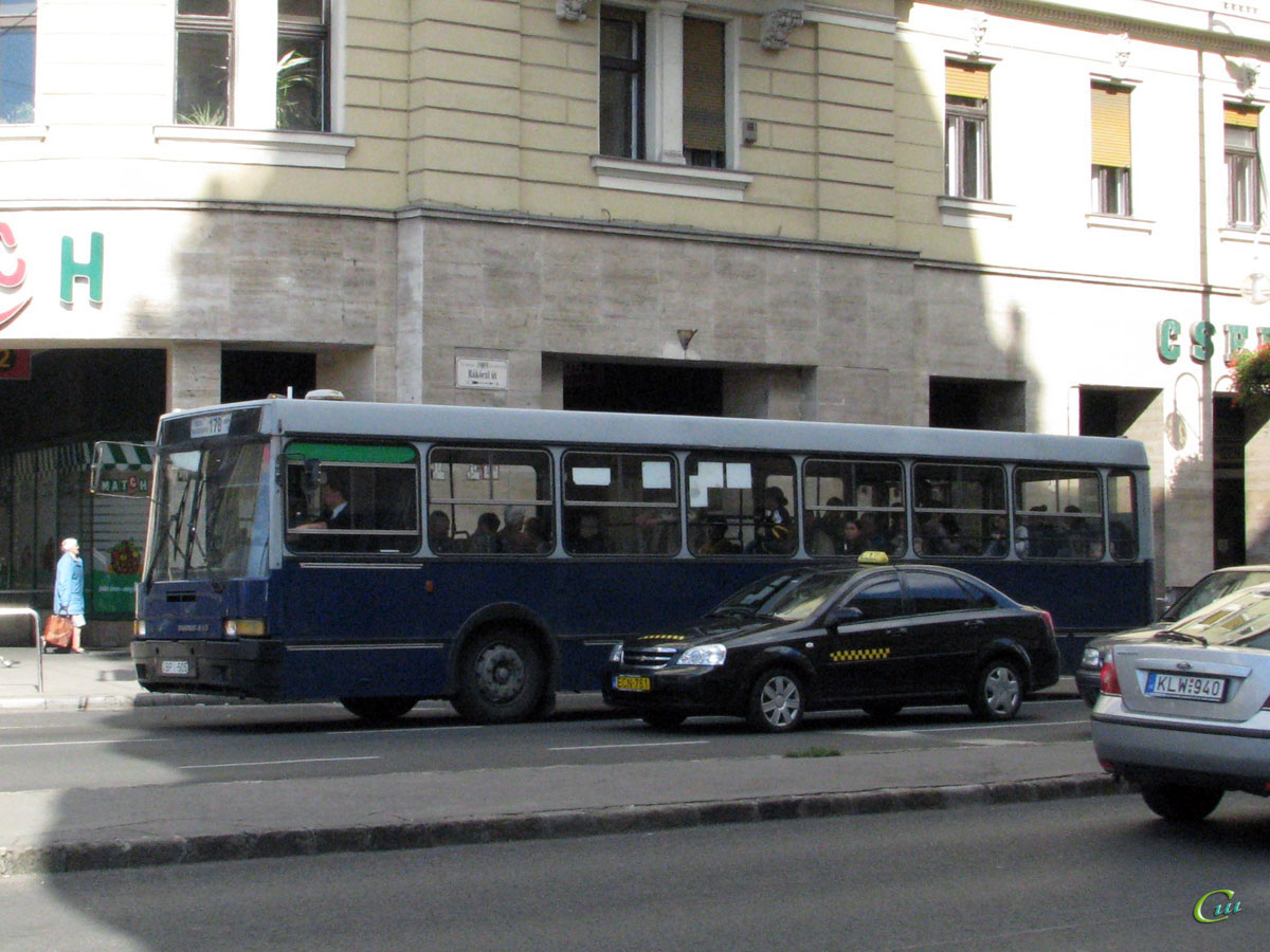 Будапешт. Ikarus 415 BPI-505