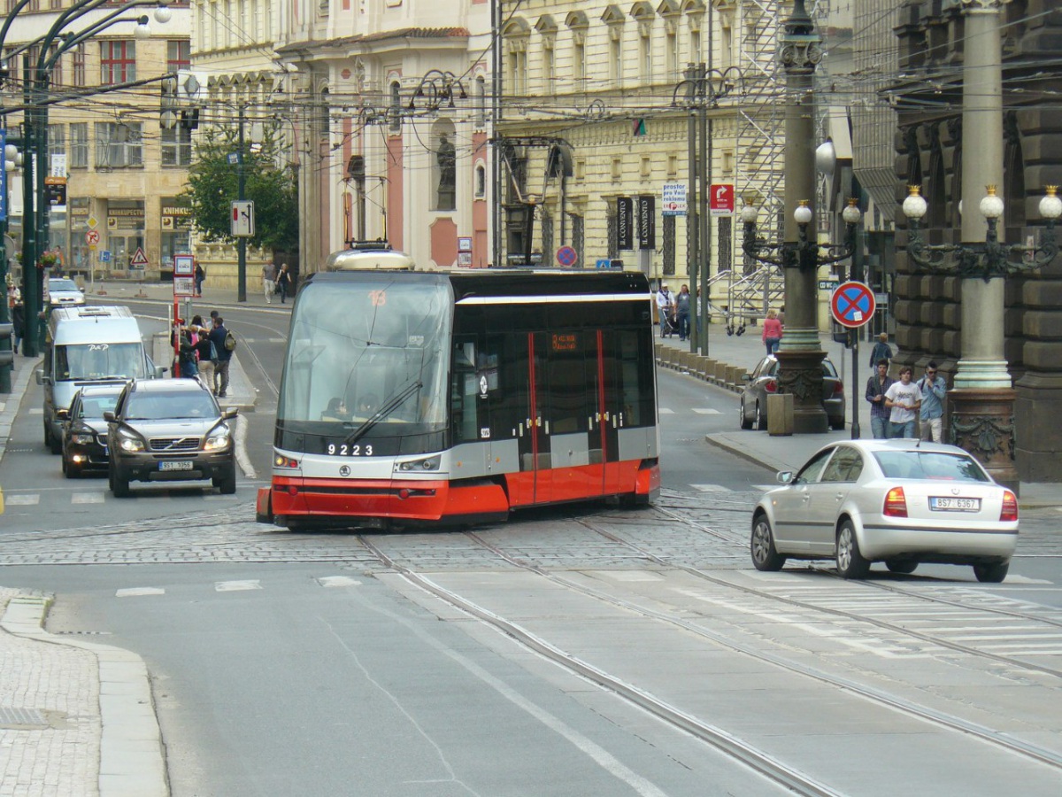 Прага. Škoda 15T №9223