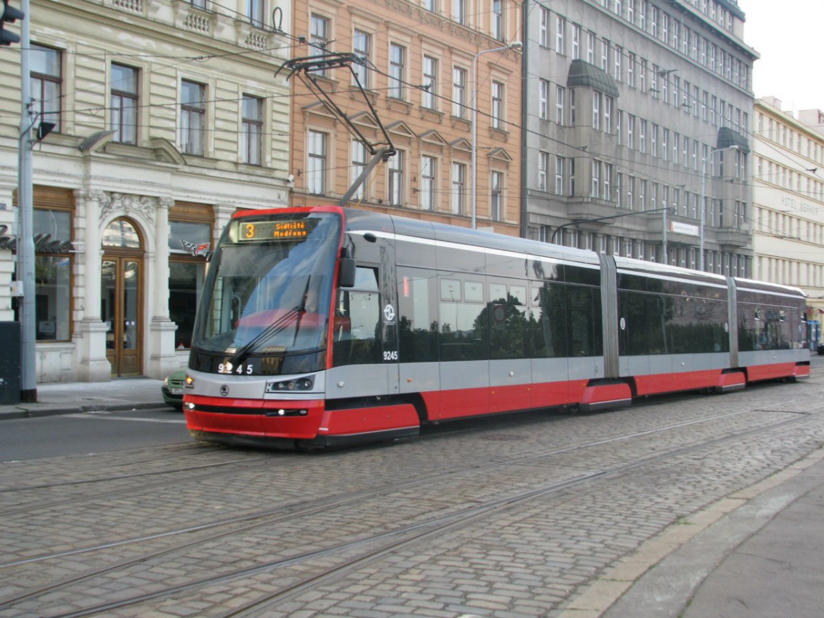 Прага. Škoda 15T №9245