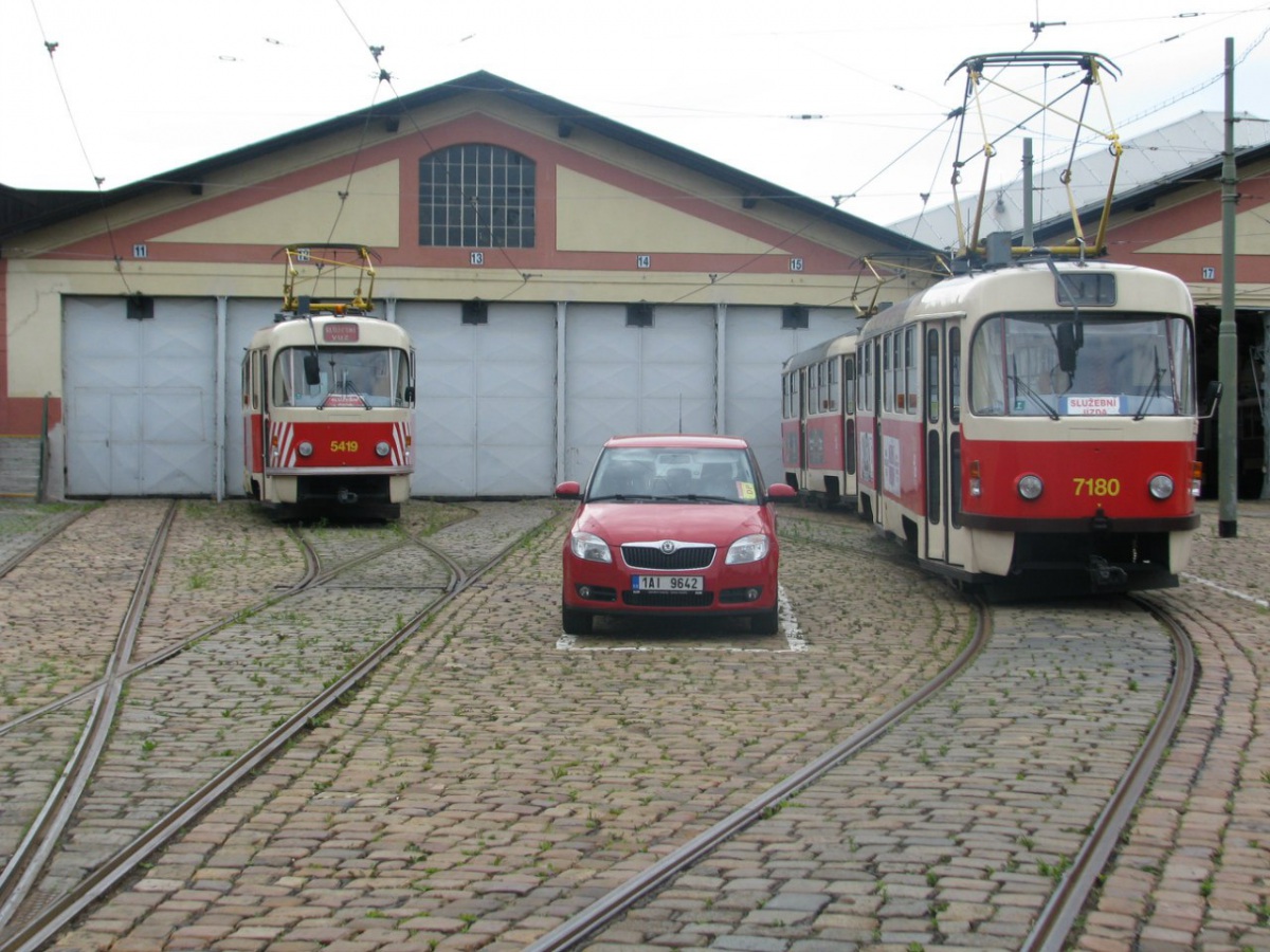 Прага. Tatra T3SUCS №7180, Tatra T3M №5419