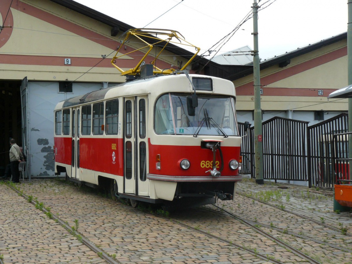 Прага. Tatra T3 №6892