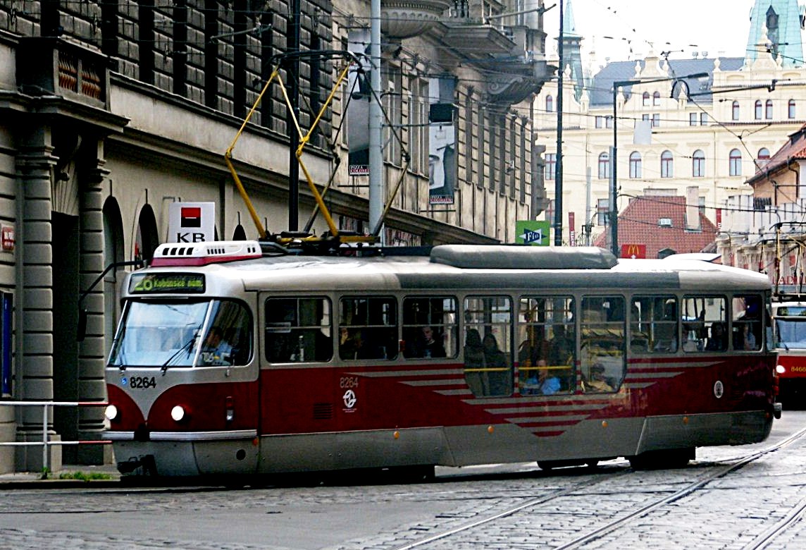 Прага. Tatra T3R.PLF №8264