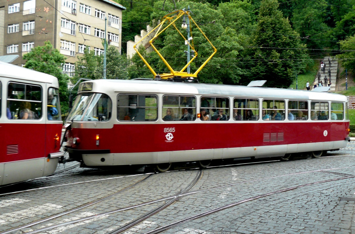 Прага. Tatra T3R.P №8565