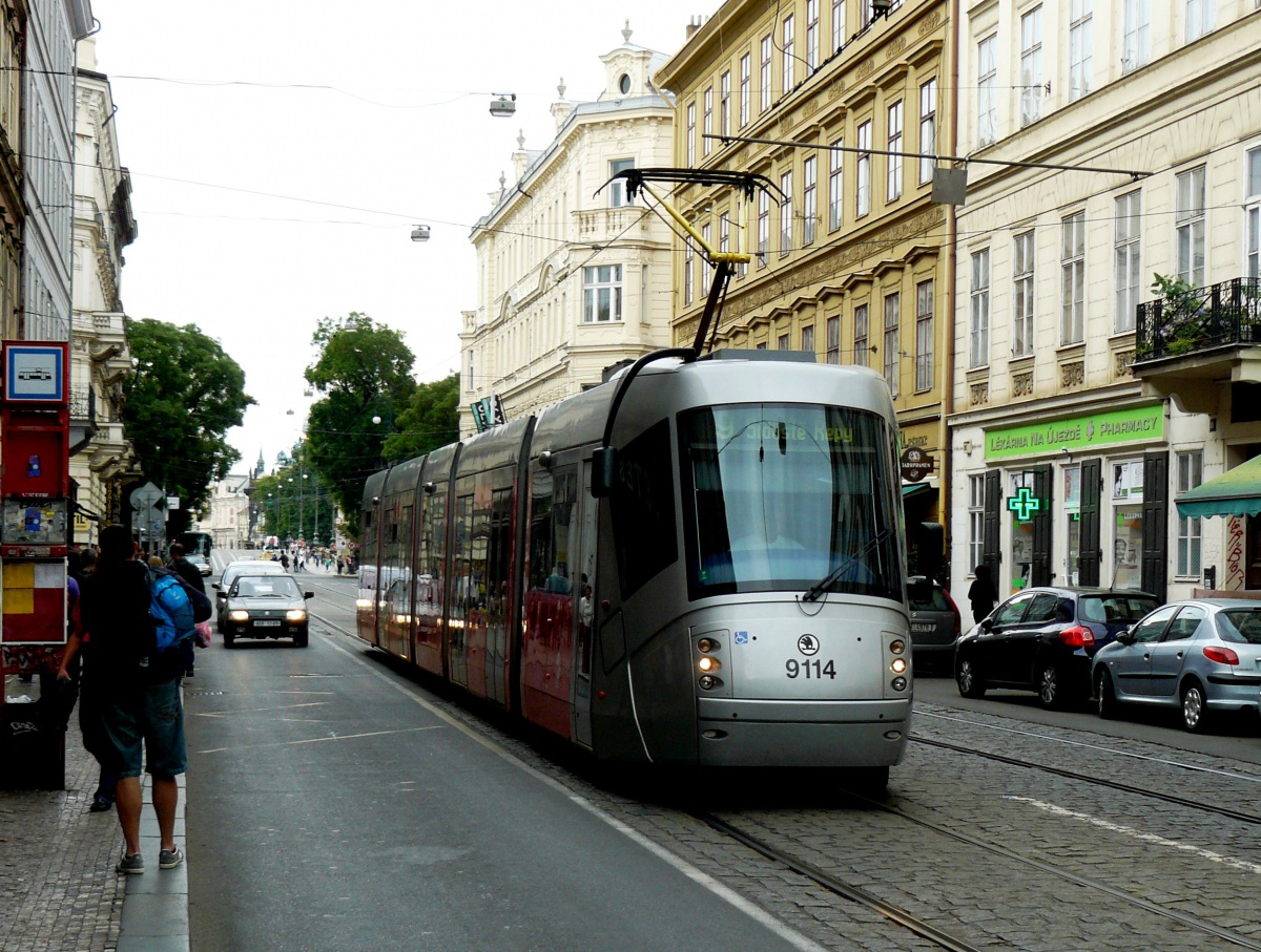 Прага. Škoda 14T №9114