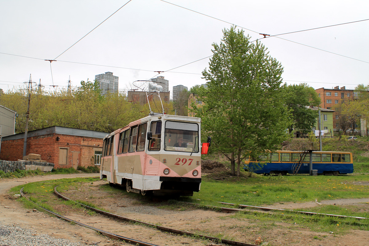 Владивосток. 71-605 (КТМ-5) №297