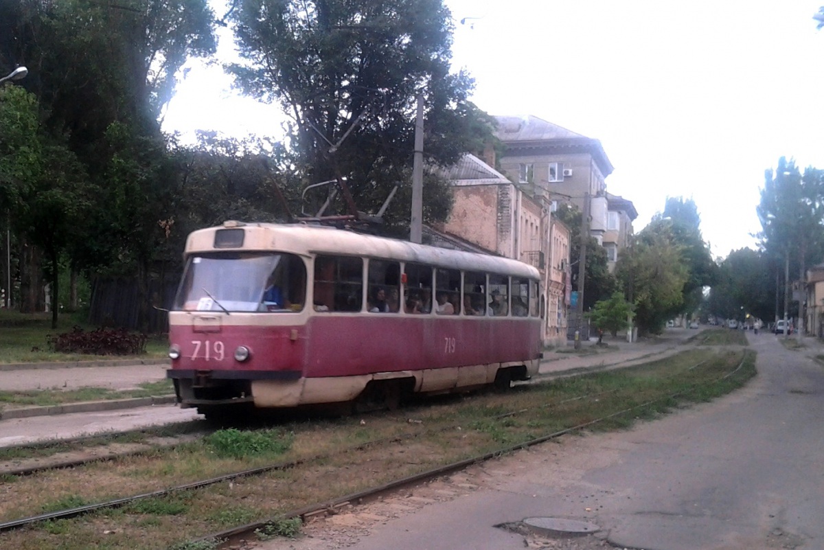 Запорожье. Tatra T3 (двухдверная) №719