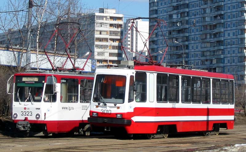 Москва. Tatra T7B5 №3323, 71-134А (ЛМ-99АЭ) №3010
