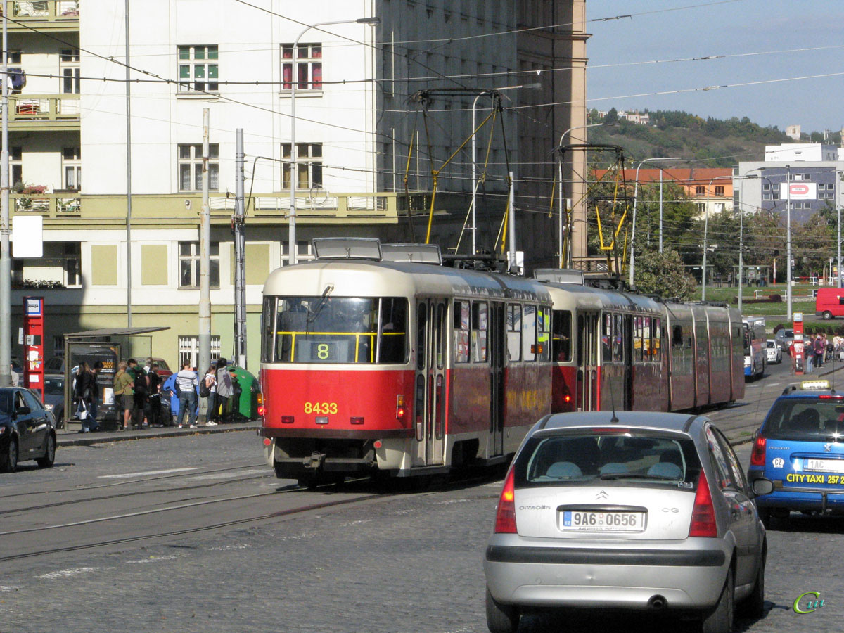 Прага. Tatra T3R.P №8433