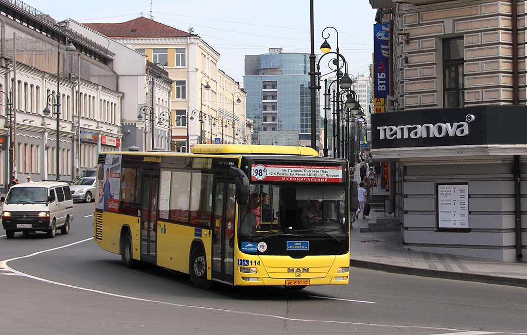 Автобусы владивосток. Man a78 Lion's City Владивосток. Man автобус Владивосток. Автобус ман Владивосток. Автобус 98 Владивосток.