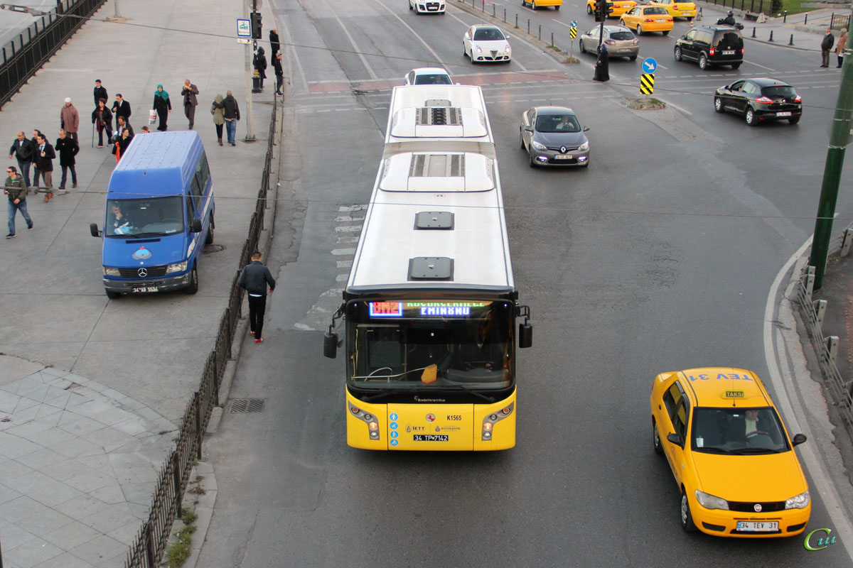 Стамбул. BredaMenarinibus Avancity+ S 34 TP 7142