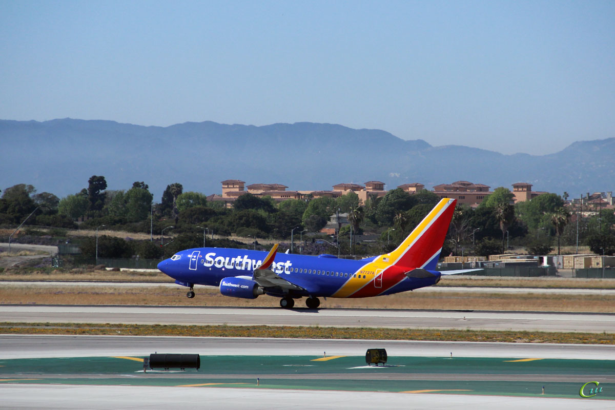 Лос-Анджелес. Самолет Boeing 737 (N7727A) авиакомпании Southwest Airlines