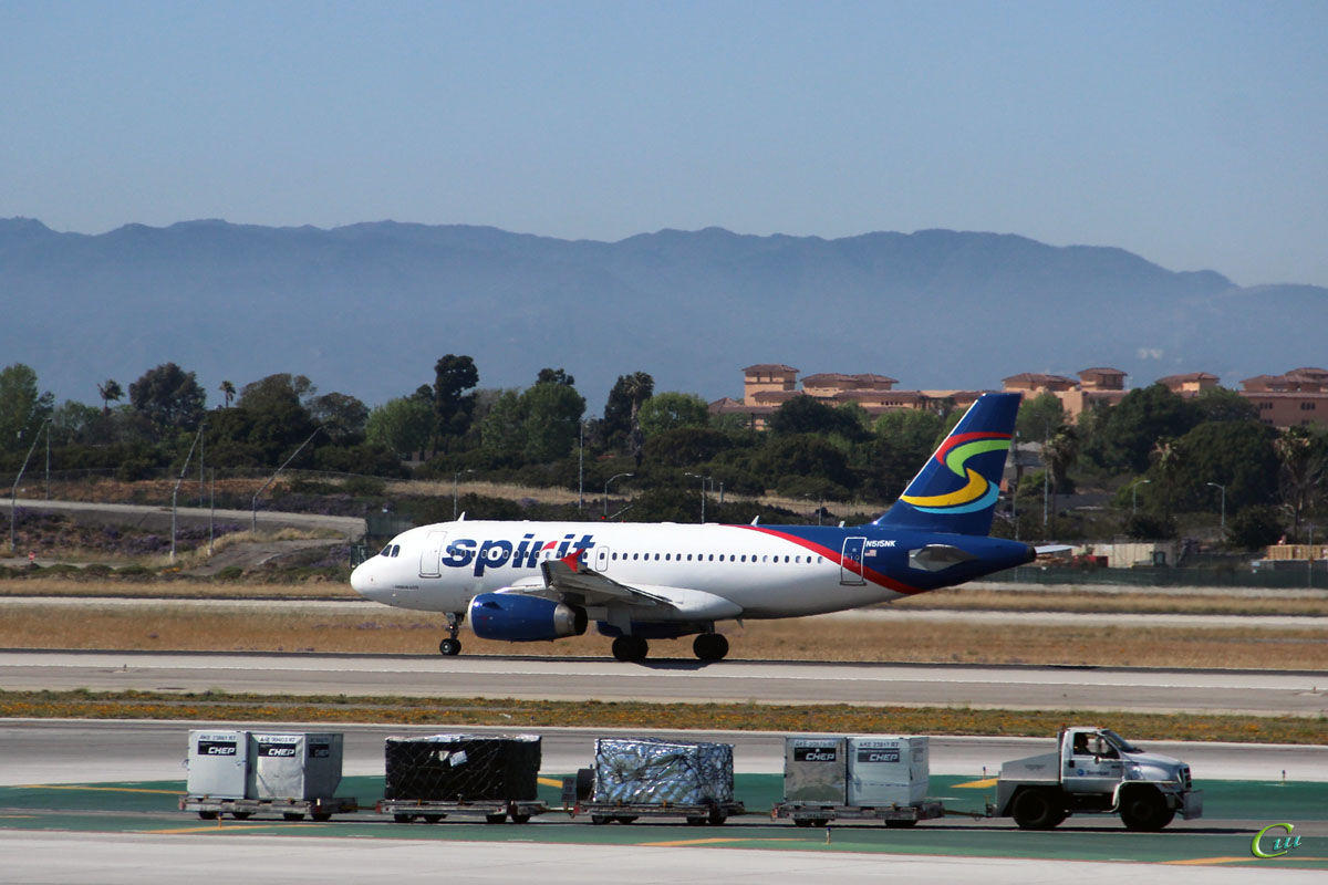 Лос-Анджелес. Самолет Airbus A319 (N515NK) авиакомпании Spirit Airlines