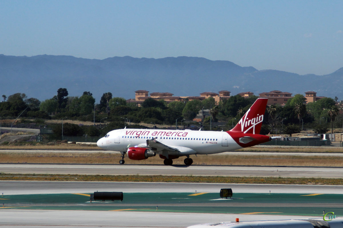 Лос-Анджелес. Самолет Airbus A319 (N523VA) авиакомпании Virgin America