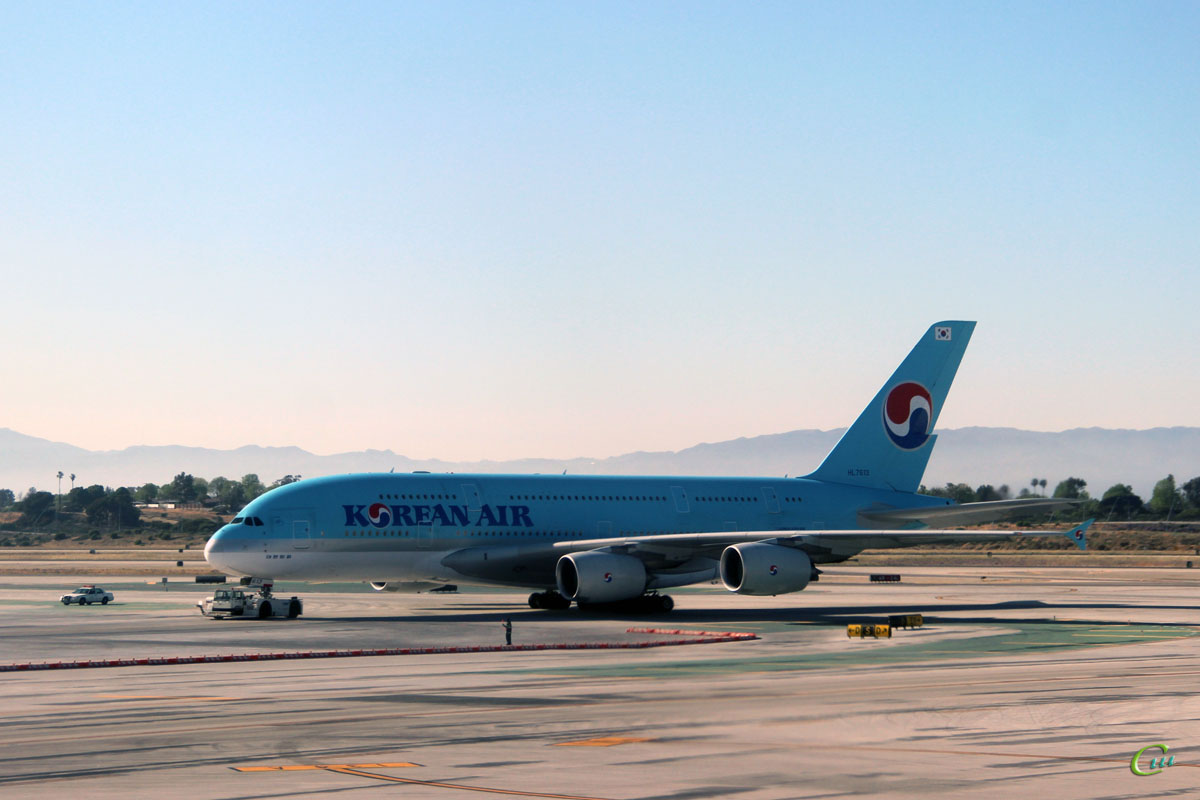 Лос-Анджелес. Самолет Airbus A380 (HL7613) авиакомпании Korean Air