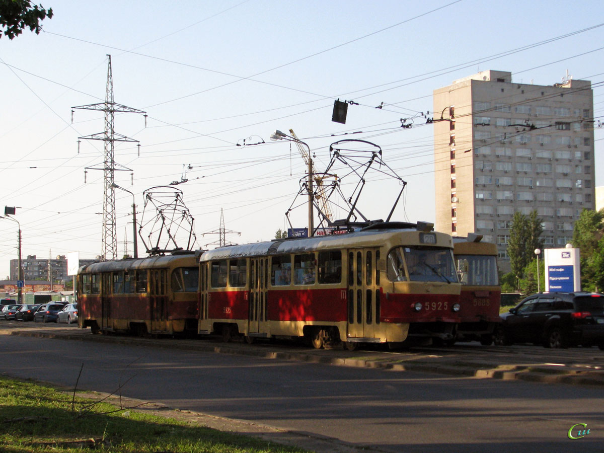 Киев. Tatra T3SU №5925