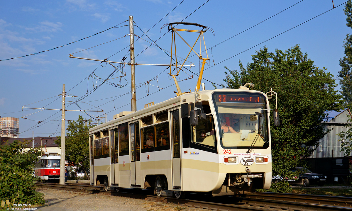 Трамвай 10 маршрут краснодар. КТМ 22 трамвай. Восточное трамвайное депо Краснодар. Трамвай 2 Краснодар КТМ. Трамвай 71-619кт Ярославль.