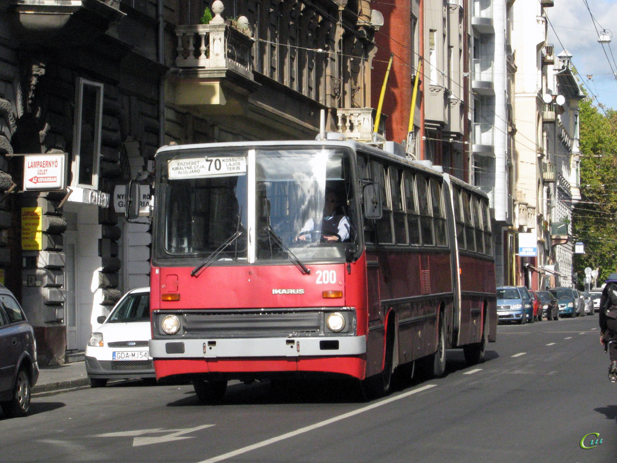 Будапешт. Ikarus 280.94 №200