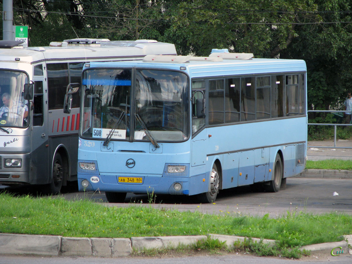 Новгород псков автобус. ГОЛАЗ 5256 Великий Новгород. ГОЛАЗ Великий Новгород. 348 Автобус. Автобус 348 городской?.