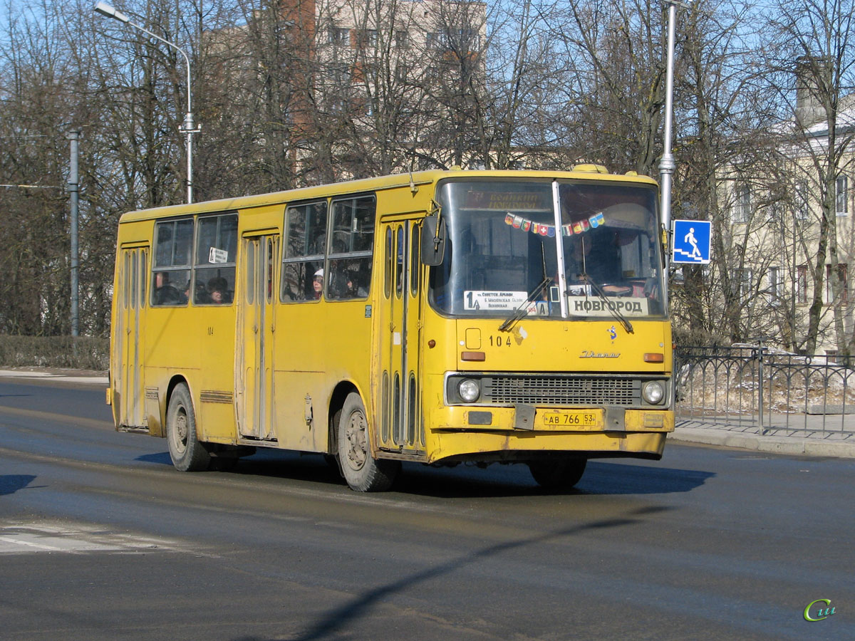 766 автобус маршрут москва. Икарус Великий Новгород. Автобусы Великий Новгород. Великий Новгород общественный транспорт.