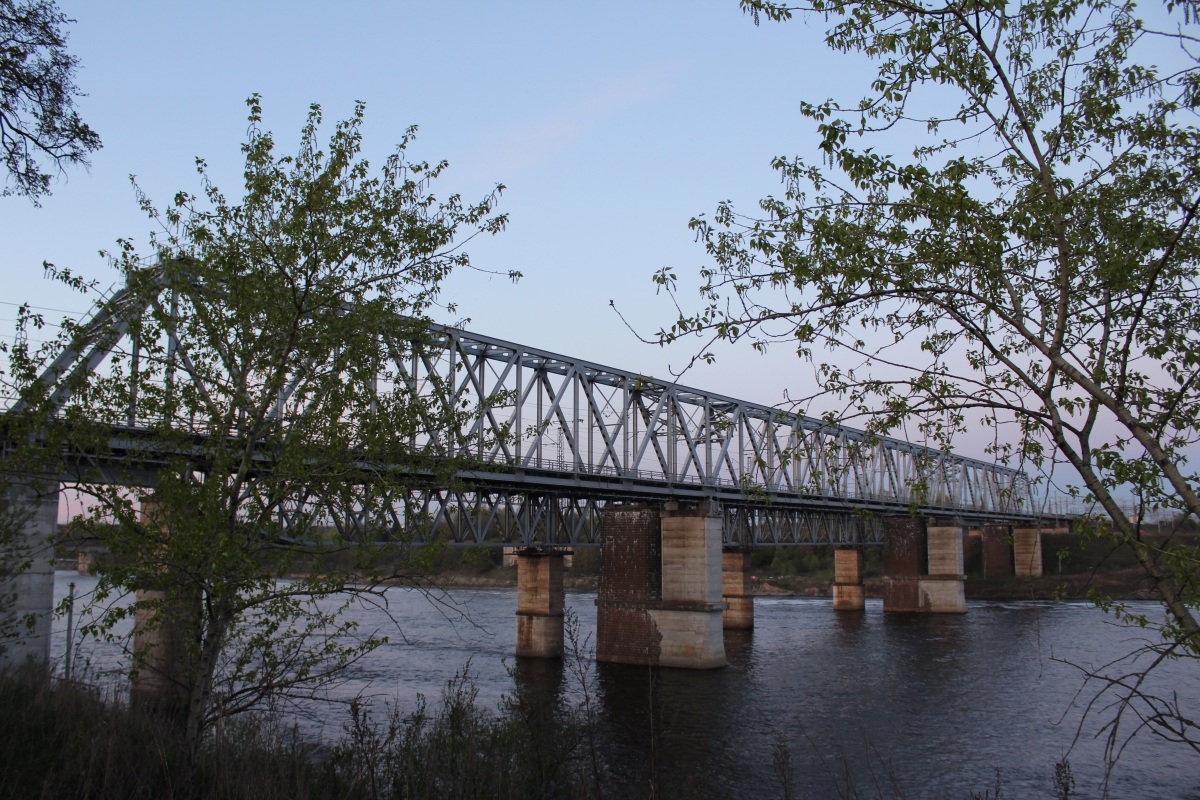 Волхов. Железнодорожный мост через реку Волхов