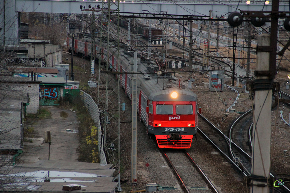 Москва. ЭР2Р-7049