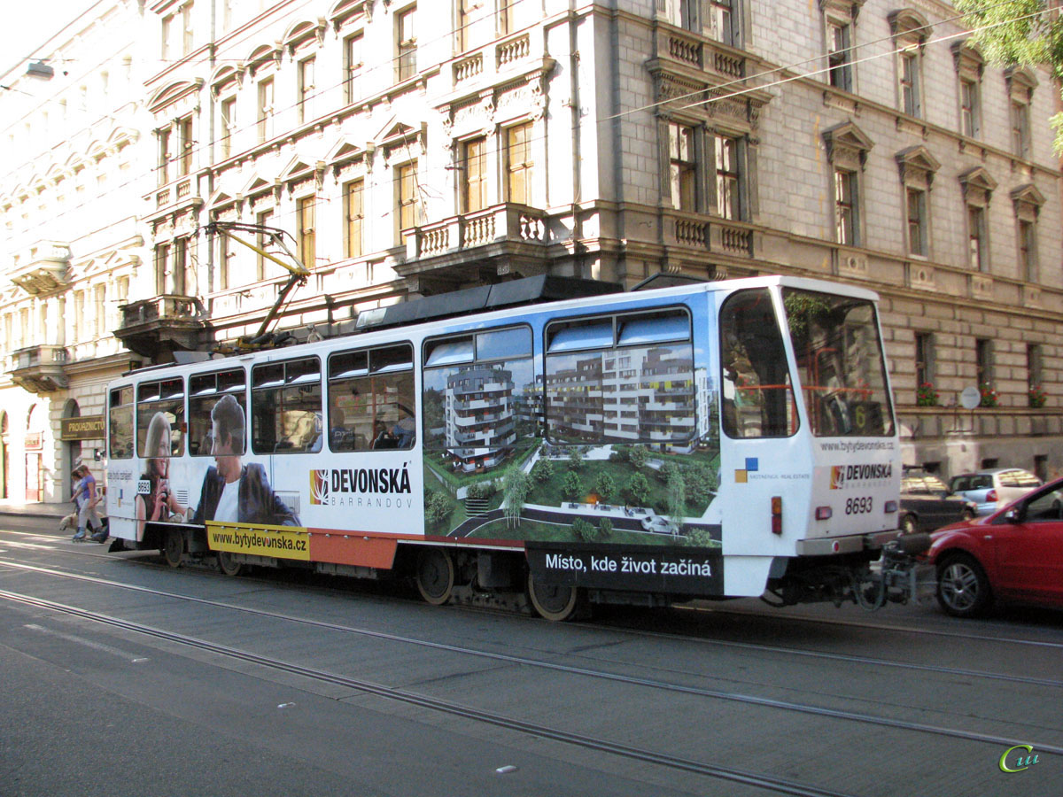 Прага. Tatra T6A5 №8693