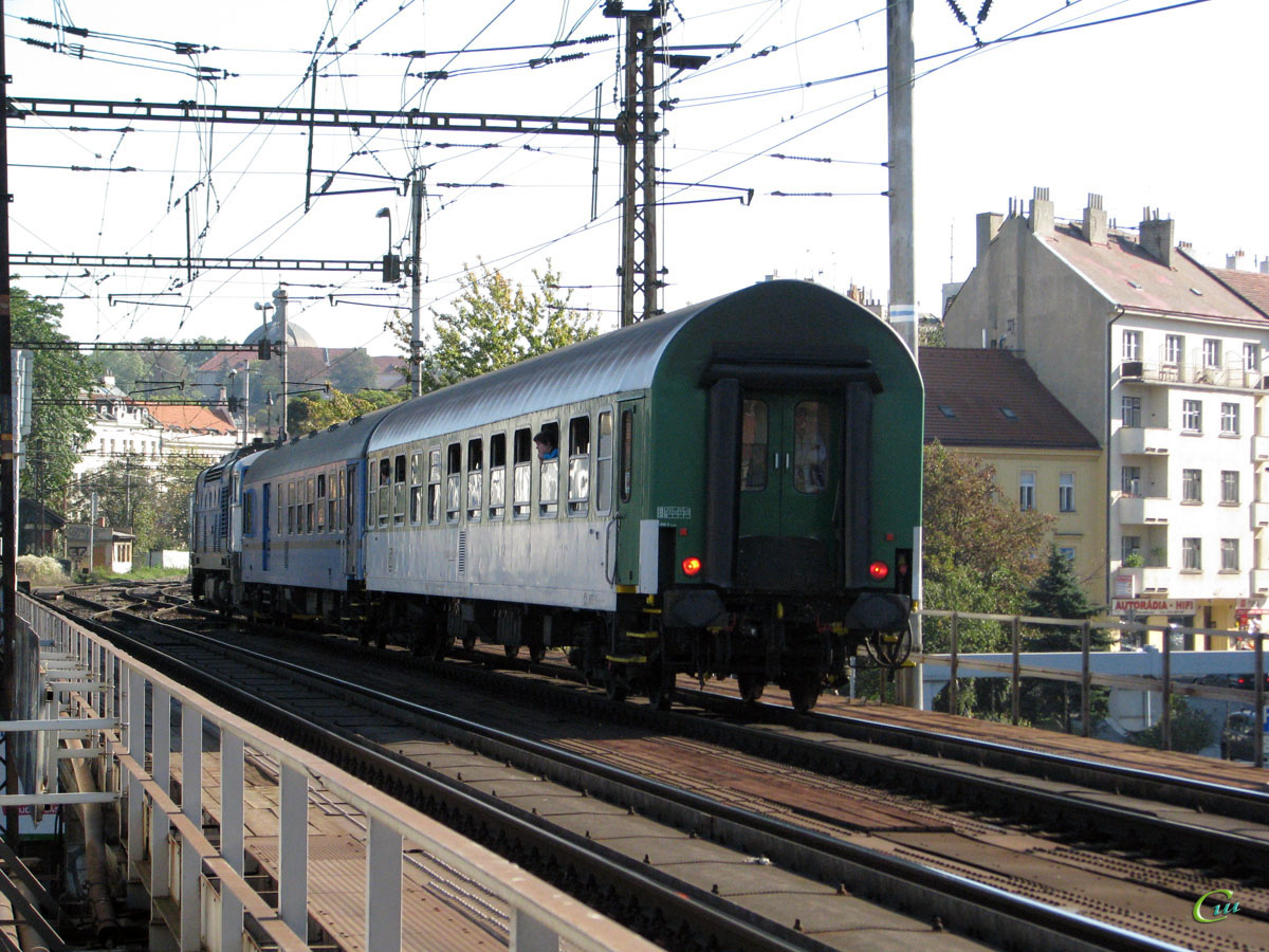 Прага. 750 704-9