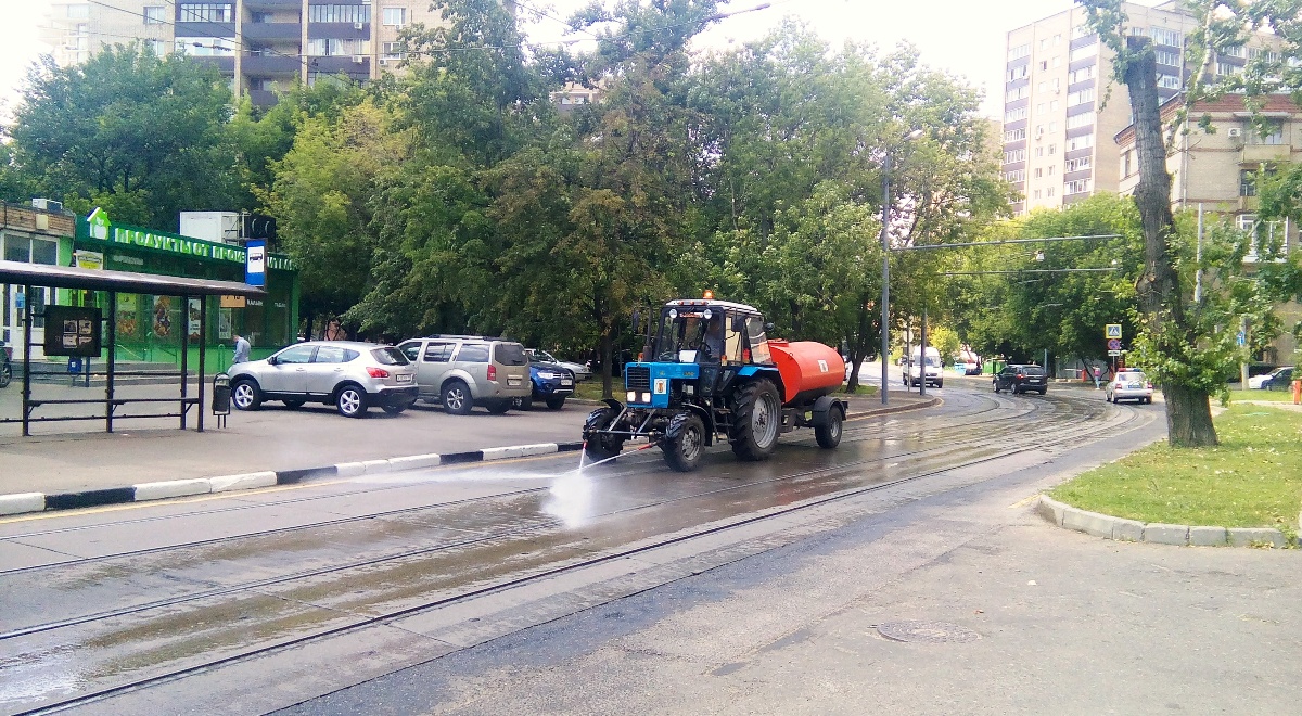 Москва. Очистка трамвайных путей