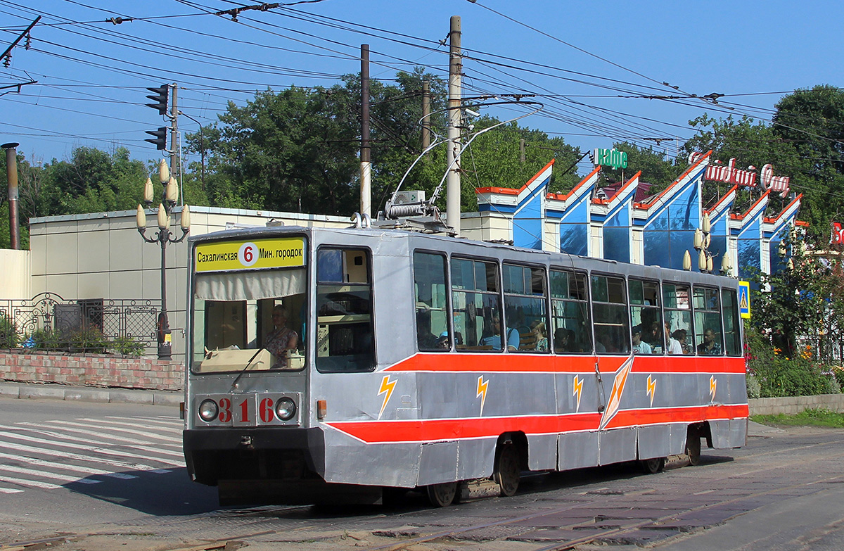 Владивосток. 71-608К (КТМ-8) №313