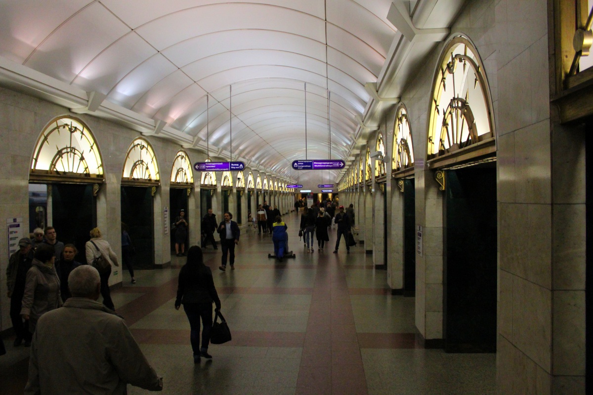 Санкт-Петербург. Станция метро Звенигородская