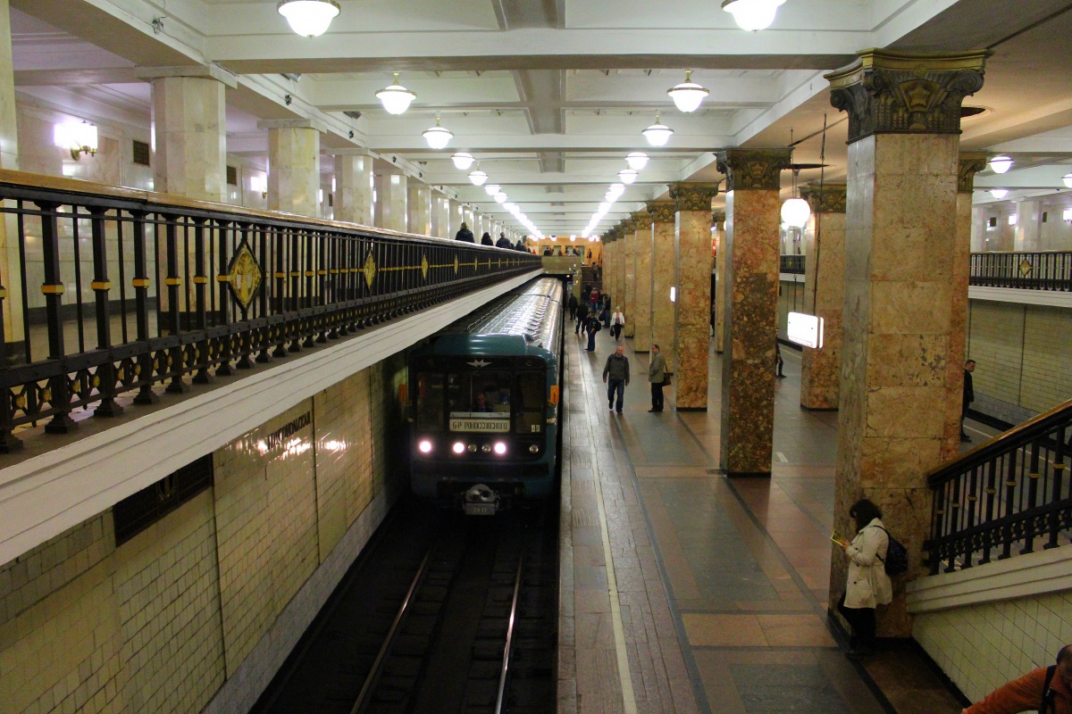 Москва. Станция метро Комсомольская (Сокольническая линия)
