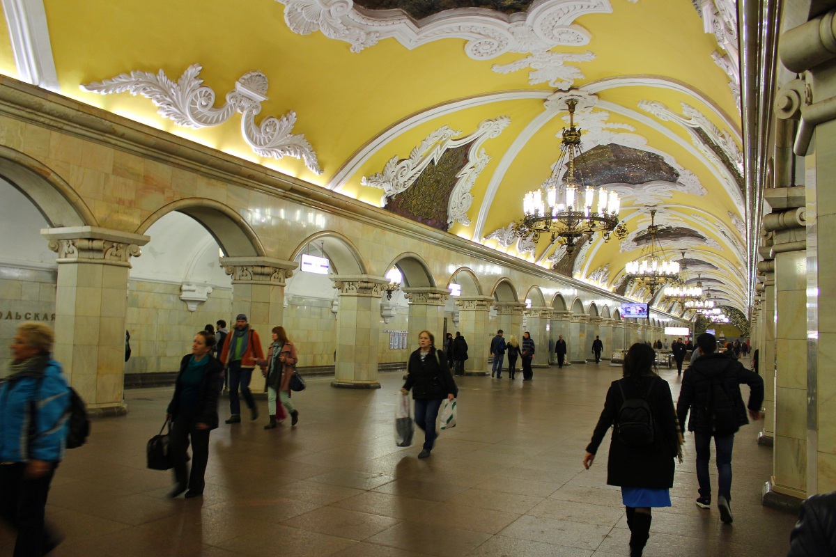 Москва. Станция метро Комсомольская (кольцевая линия)