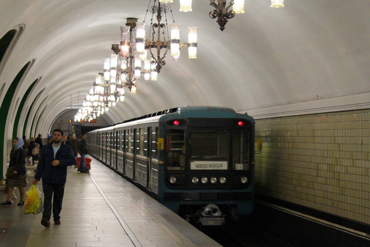 Москва. Станция метро ВДНХ - Калужско-Рижская линия