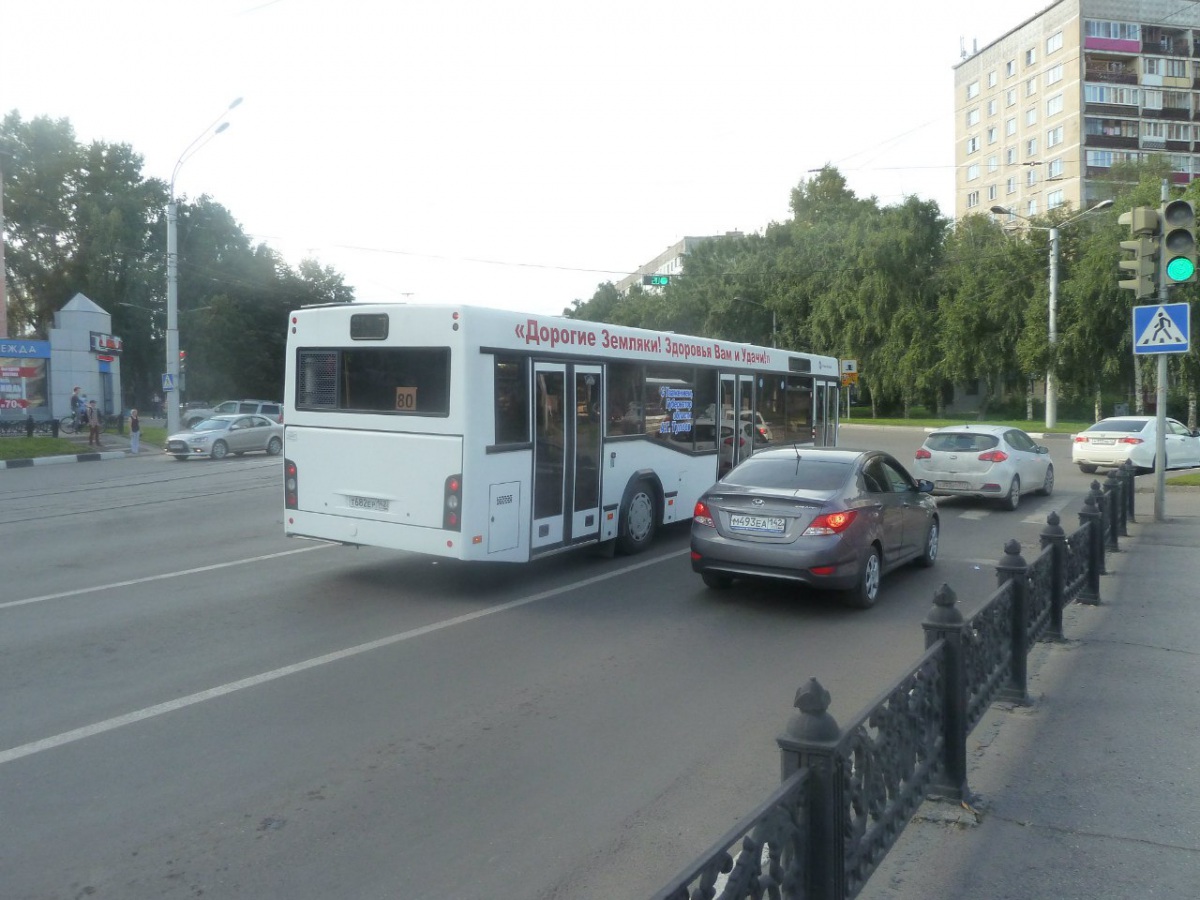 Новокузнецк. МАЗ-103.464 т682ер