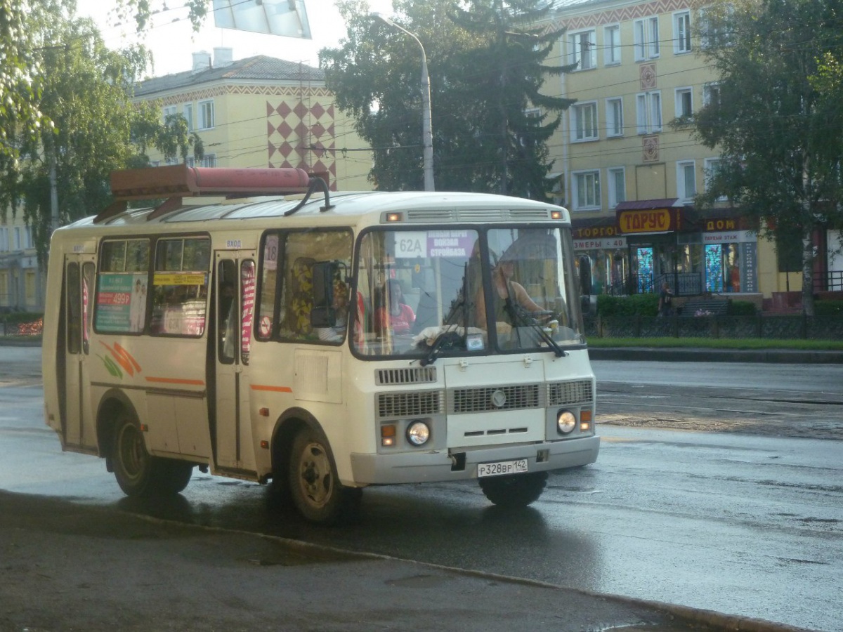 Новокузнецк. ПАЗ-32054 р328вр