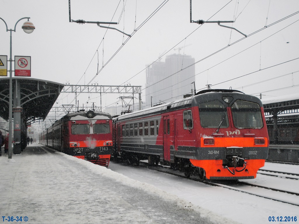 Москва. ЭР2Т-7143, ЭД4М-0102
