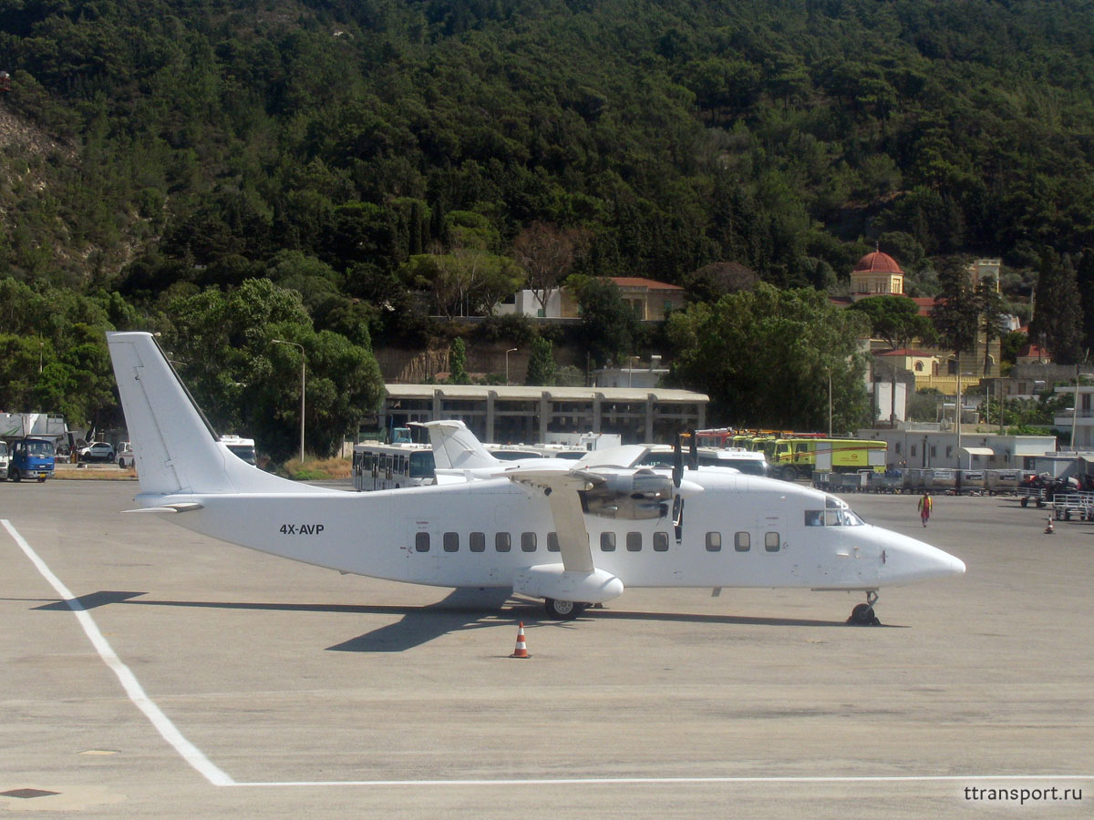 Родос. Самолет Short 360 (4X-AVP) компании Ayeet Aviation