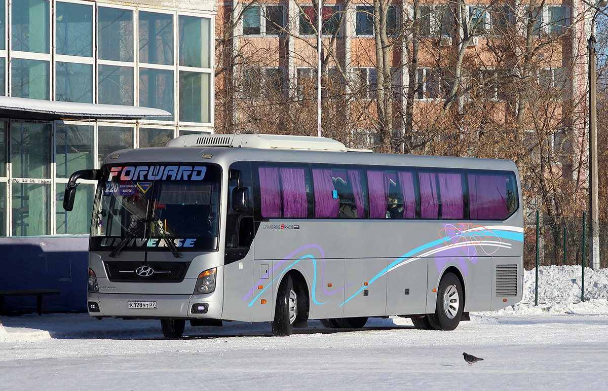 Комсомольск-на-Амуре. Hyundai Universe Space Luxury к128ут